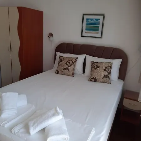 Rositsa Guest house 2*